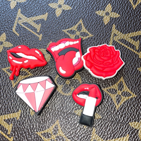 Accessories - 5 croc charms